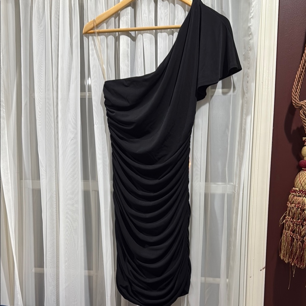 Elegant Black One-Shoulder Dress
